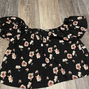 Charlotte Russe Women’s XL floral going out top
